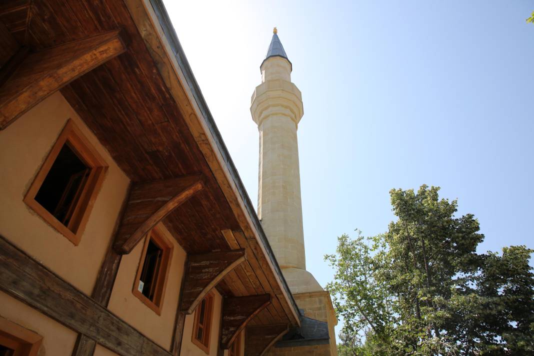 5 asırlık Hersekzade Ahmet Paşa Camisi için aranan ‘Keşan taşı’ 3 yıl sonra bulundu. Adı ‘Evliya Çelebi'nin Seyahatnamesi'nde geçiyor 18